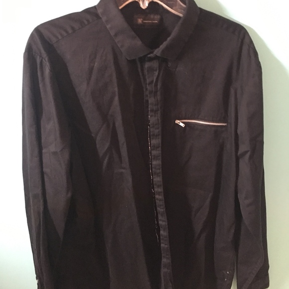 Multiple Shirts - Picture 7 of 8